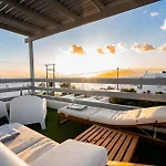 Yara 40m From The Jacuzzi & Rooftop Appartement *