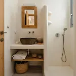 Yara 40m From The Jacuzzi & Rooftop *