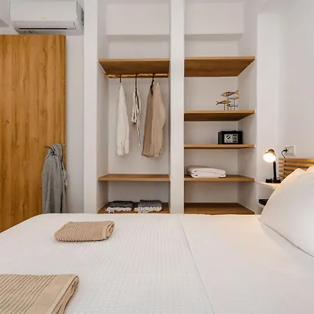 Yara 40m From The Jacuzzi & Rooftop Apartmán *